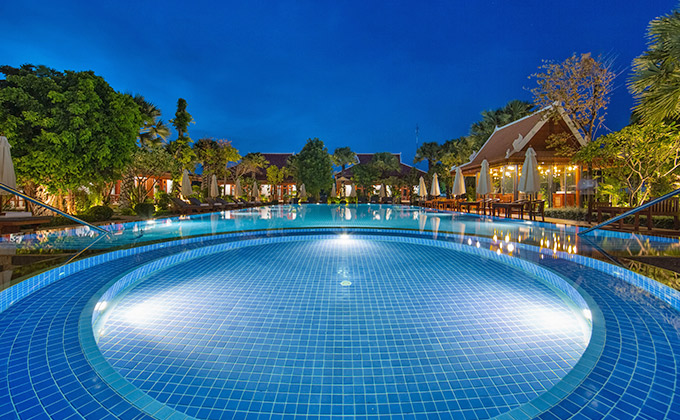 The Luxury Pool